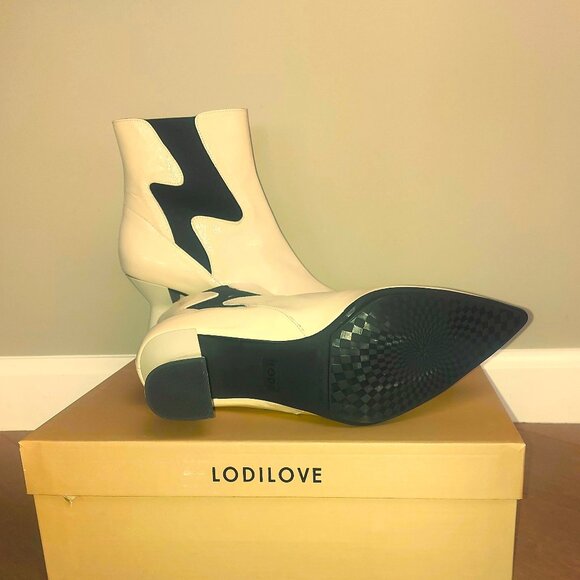 Lodi Pull-On Cream Leather Ankle Boot - Size 39 (8.5) - Picture 4 of 5